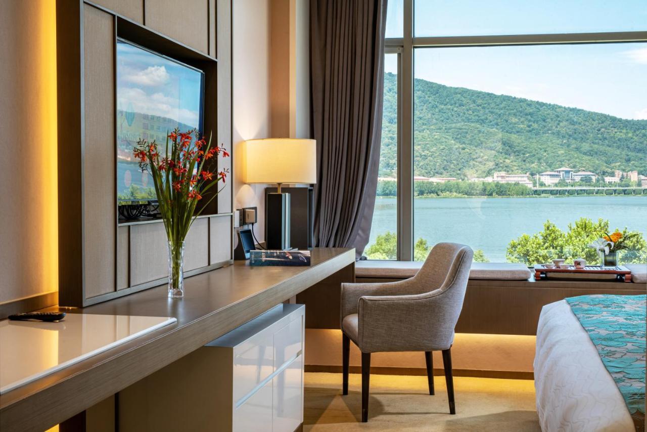 Weiselect Wanghu Hotel 昆明 エクステリア 写真