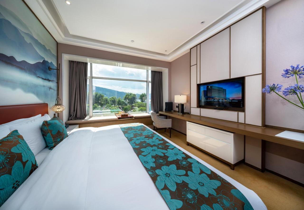 Weiselect Wanghu Hotel 昆明 エクステリア 写真