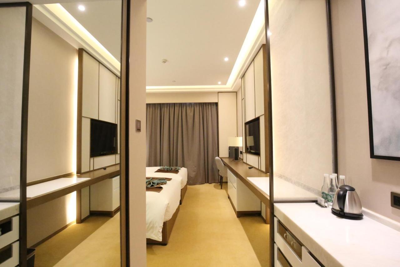Weiselect Wanghu Hotel 昆明 エクステリア 写真